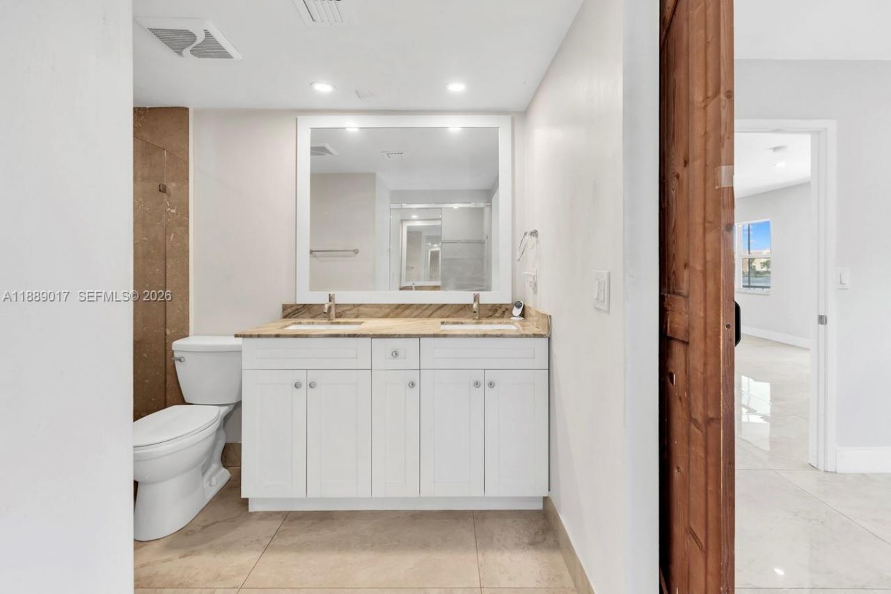 300 Diplomat Pkwy, Unit 204, Hallandale Beach, FL 33009 Photo