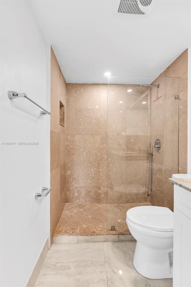 300 Diplomat Pkwy, Unit 204, Hallandale Beach, FL 33009 Photo