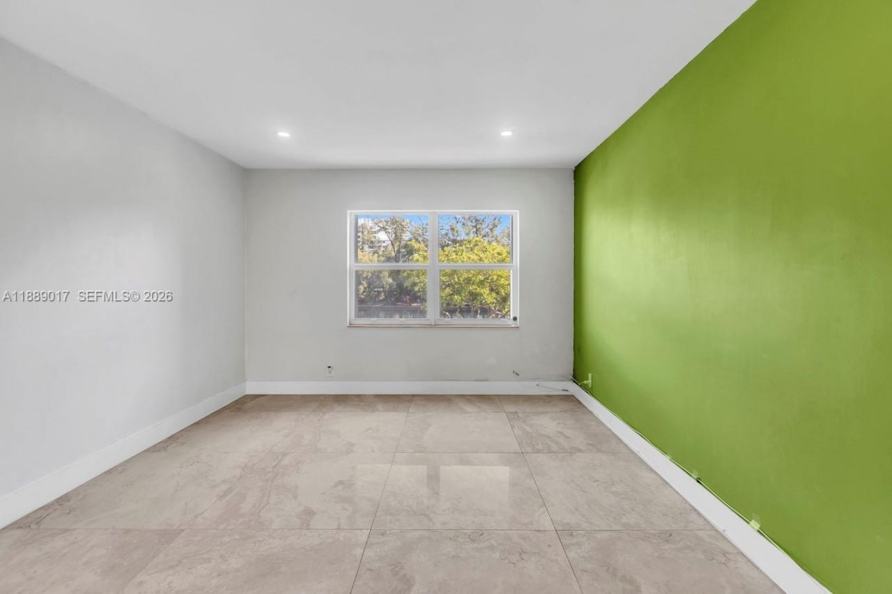 300 Diplomat Pkwy, Unit 204, Hallandale Beach, FL 33009 Photo