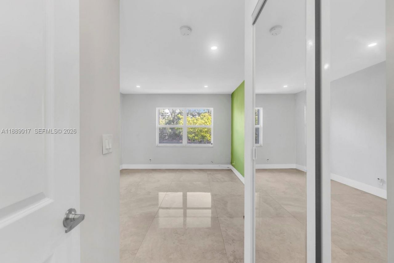 300 Diplomat Pkwy, Unit 204, Hallandale Beach, FL 33009 Photo