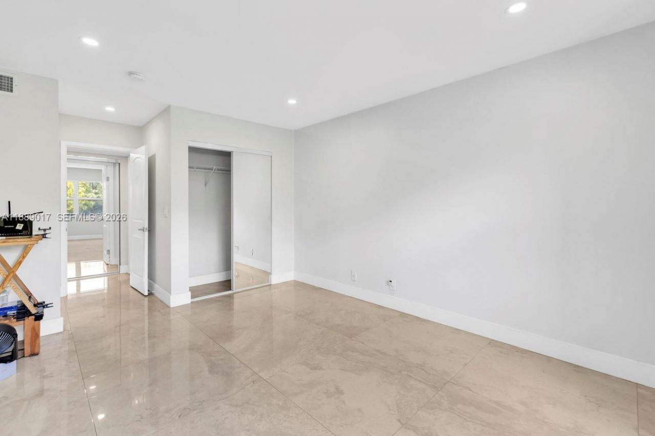 300 Diplomat Pkwy, Unit 204, Hallandale Beach, FL 33009 Photo