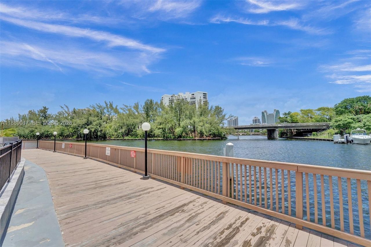 300 Diplomat Pkwy, Unit 204, Hallandale Beach, FL 33009 Photo