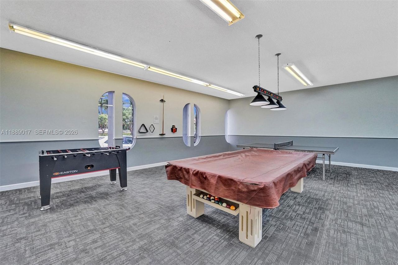 300 Diplomat Pkwy, Unit 204, Hallandale Beach, FL 33009 Photo