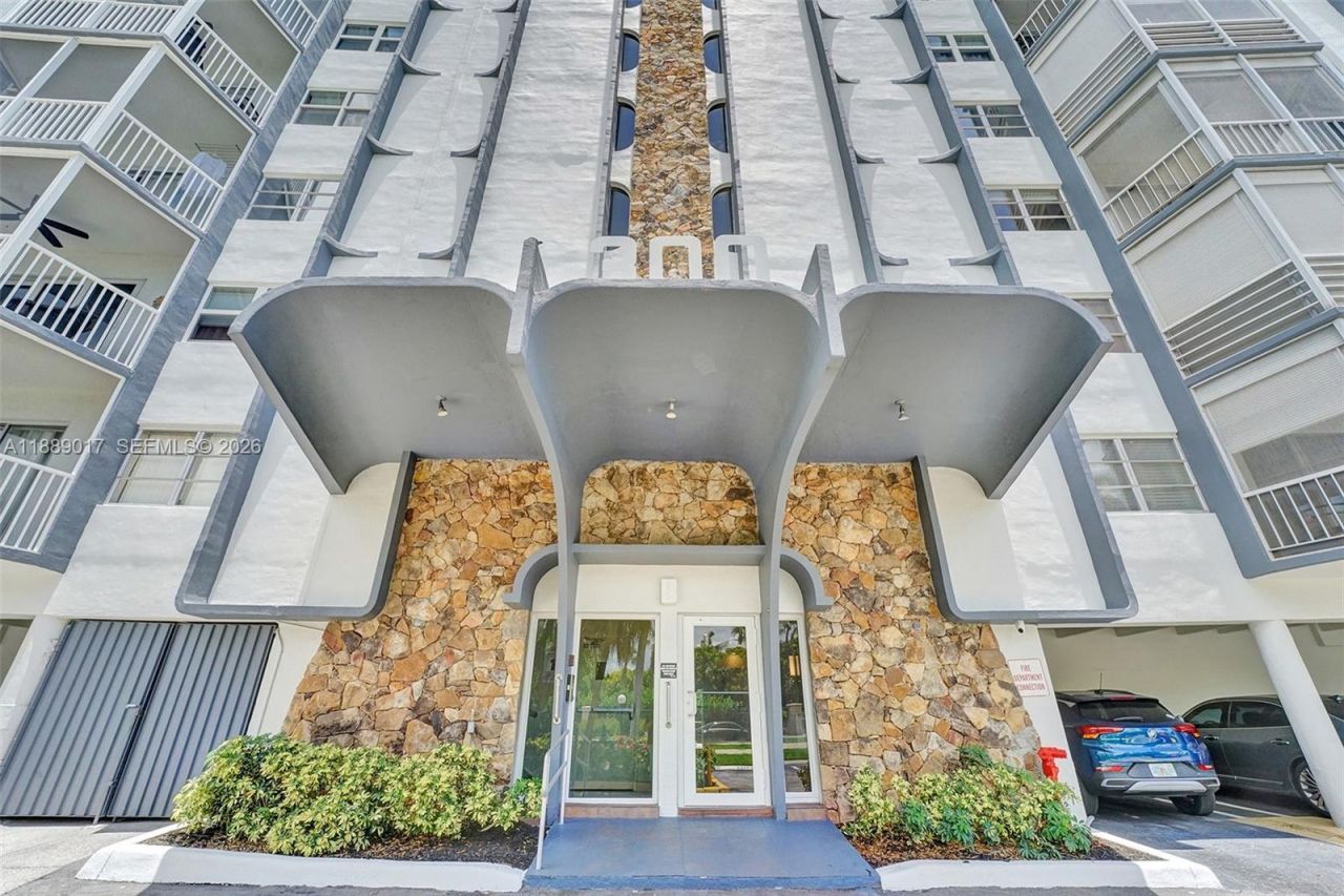 300 Diplomat Pkwy, Unit 204, Hallandale Beach, FL 33009 Photo