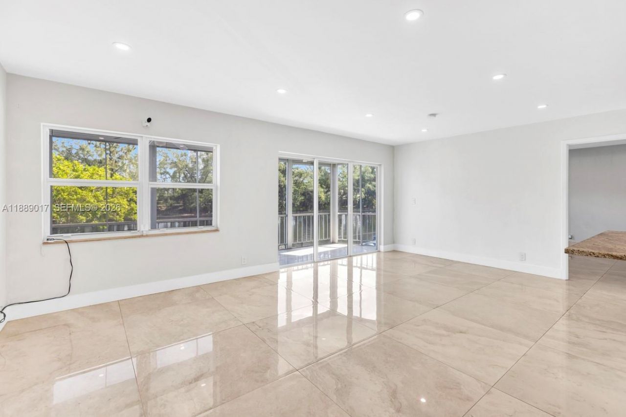 300 Diplomat Pkwy, Unit 204, Hallandale Beach, FL 33009 Photo