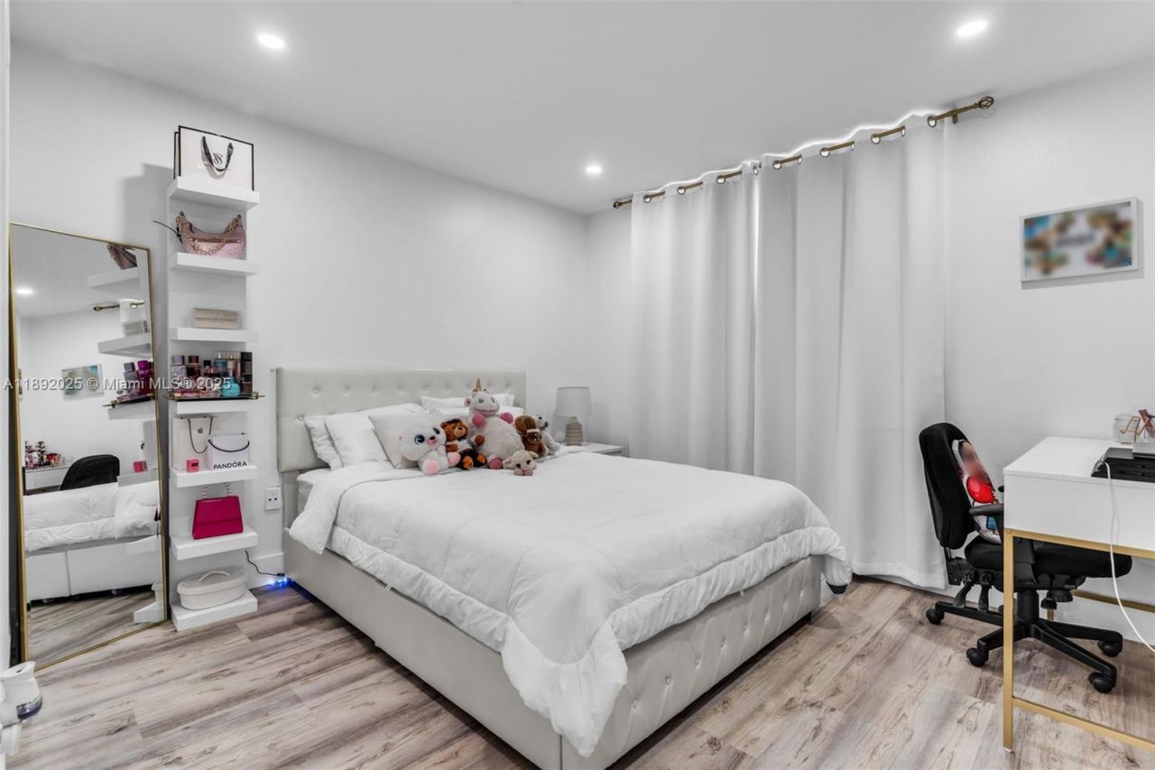 9310 Fontainebleau Blvd, Unit 201, Miami, FL 33172 Photo