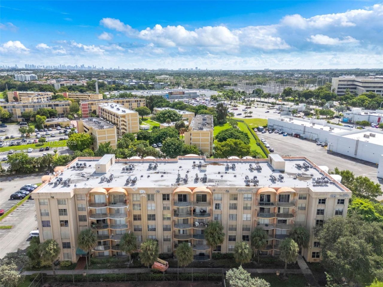 9310 Fontainebleau Blvd, Unit 201, Miami, FL 33172 Photo