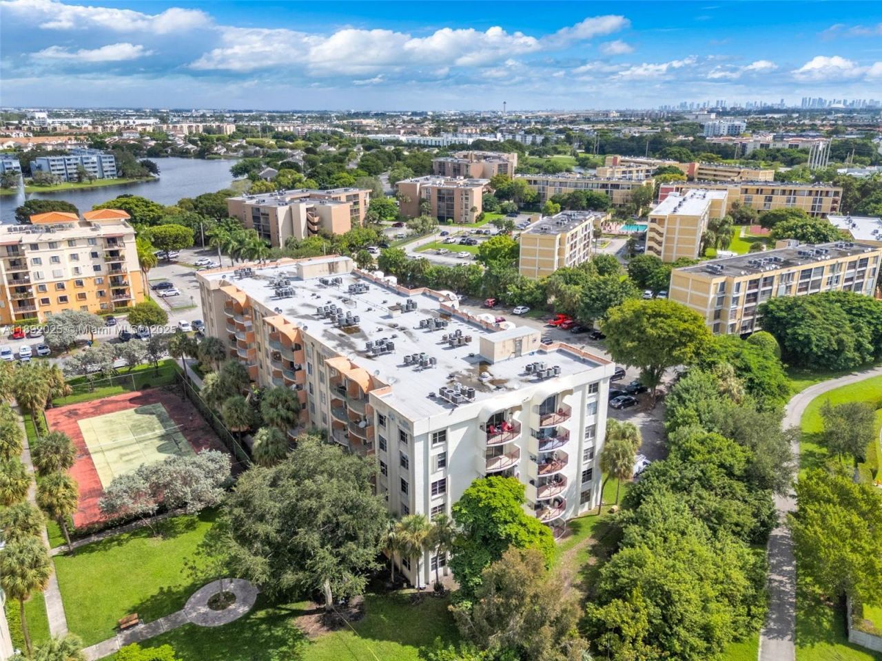 9310 Fontainebleau Blvd, Unit 201, Miami, FL 33172 Photo