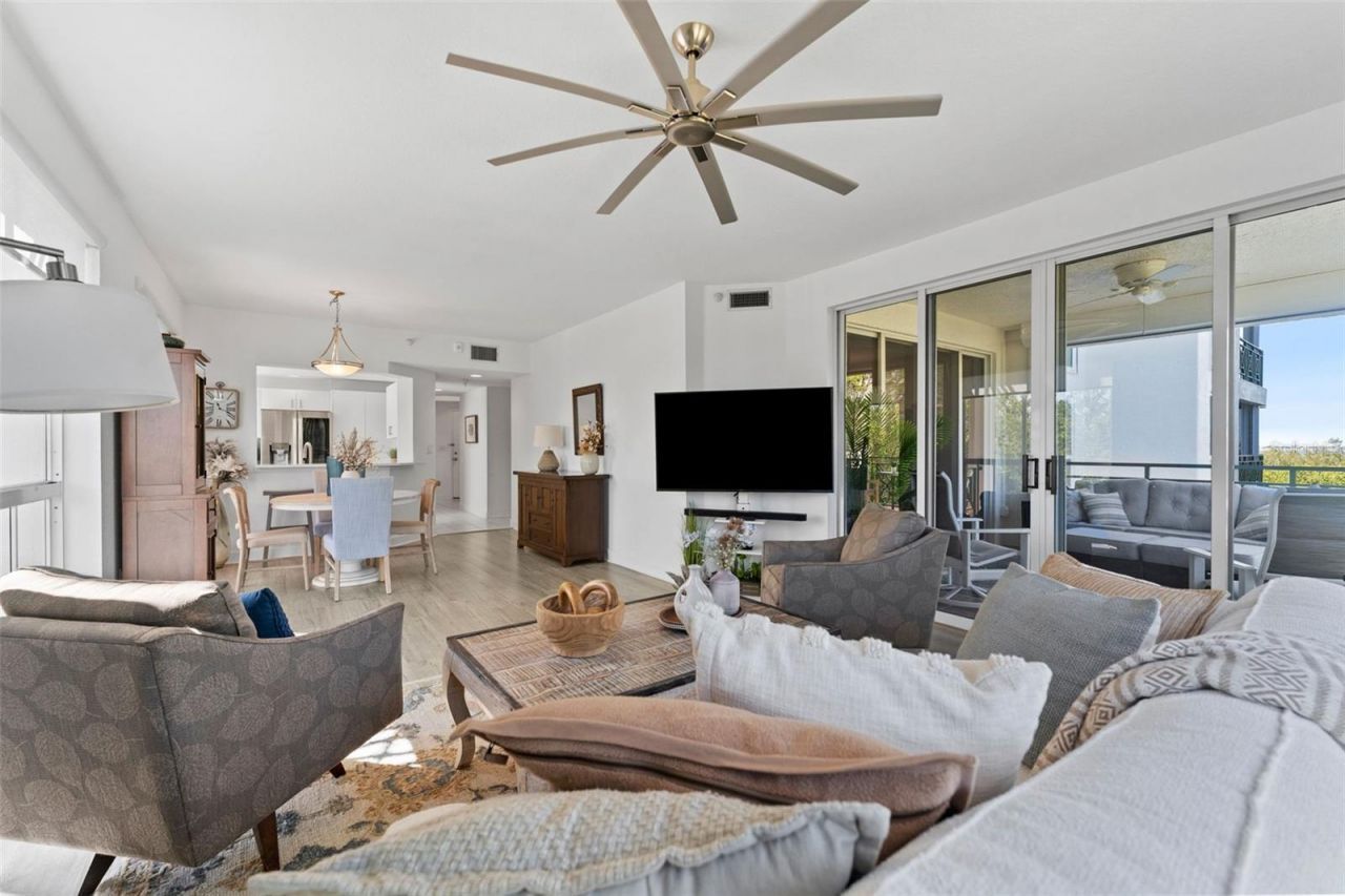 4750 Dolphin Cay Lane S, Unit 209, Saint Petersburg, FL 33711 Photo