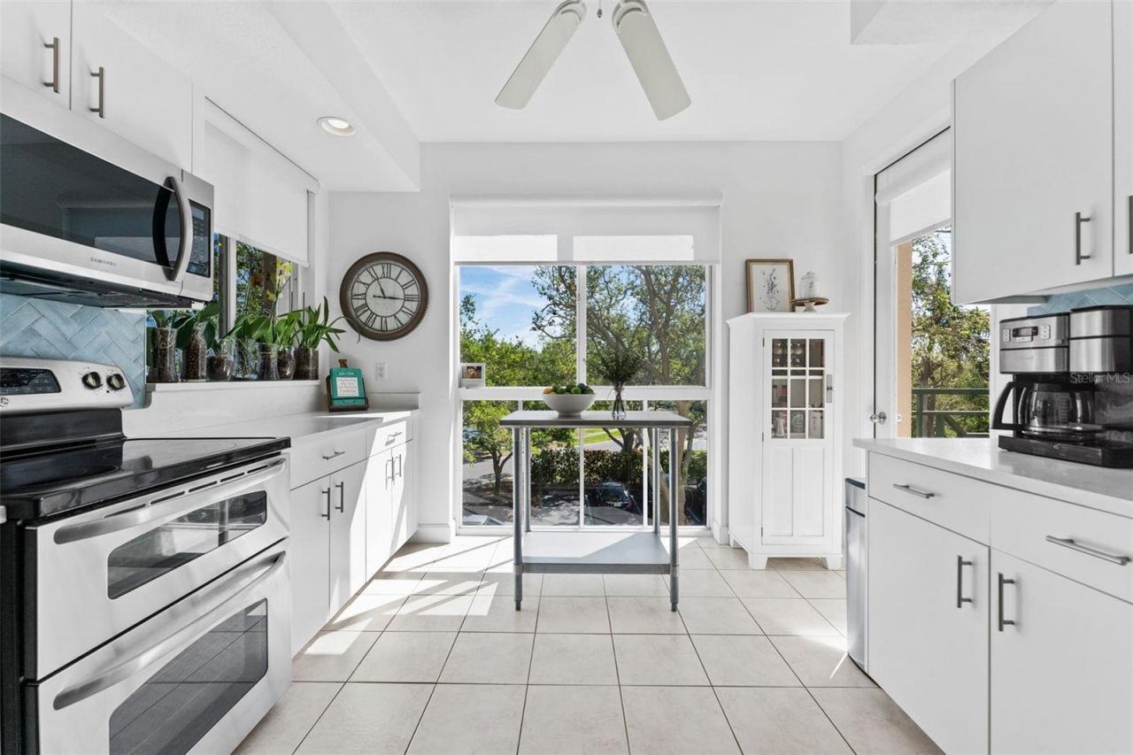 4750 Dolphin Cay Lane S, Unit 209, Saint Petersburg, FL 33711 Photo