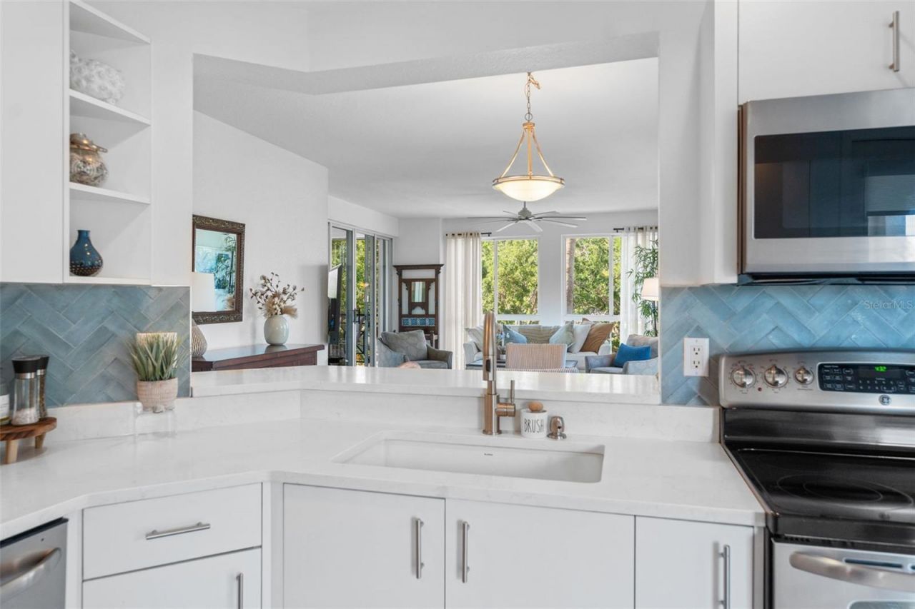 4750 Dolphin Cay Lane S, Unit 209, Saint Petersburg, FL 33711 Photo