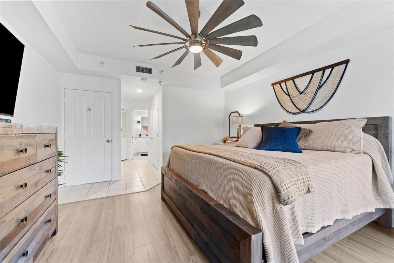 4750 Dolphin Cay Lane S, Unit 209, Saint Petersburg, FL 33711 Photo