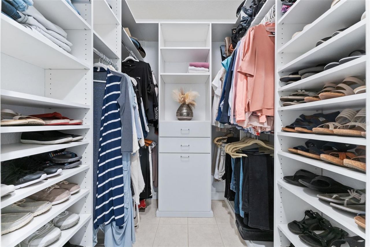 4750 Dolphin Cay Lane S, Unit 209, Saint Petersburg, FL 33711 Photo