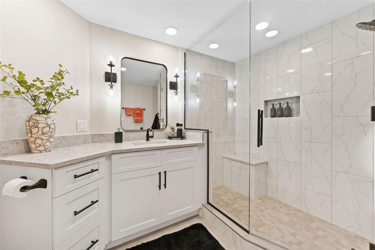 4750 Dolphin Cay Lane S, Unit 209, Saint Petersburg, FL 33711 Photo