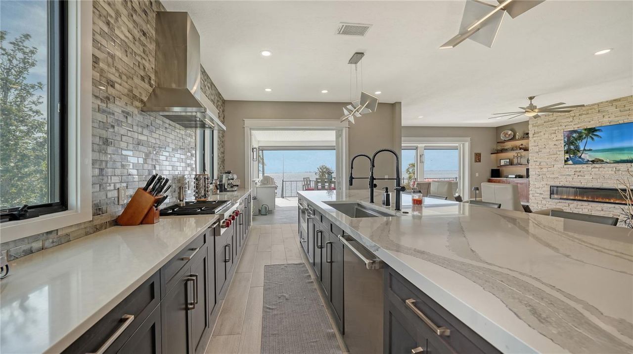 7418 Westmoreland Drive, Sarasota, FL 34243 Photo