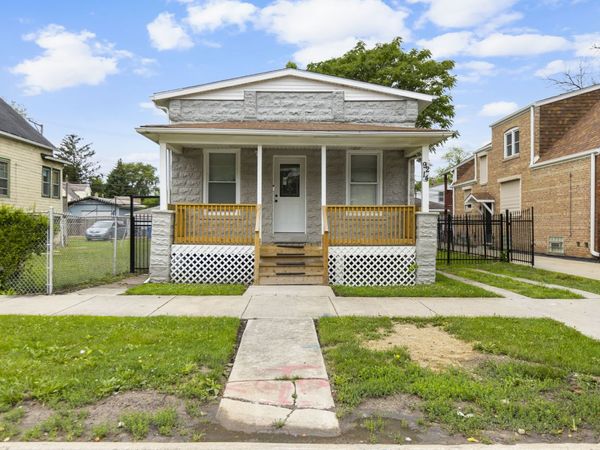 9214 S Woodlawn Avenue, Chicago, IL 60619