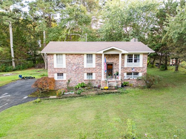 201 Laurelwood Circle, Rossville, GA 30741