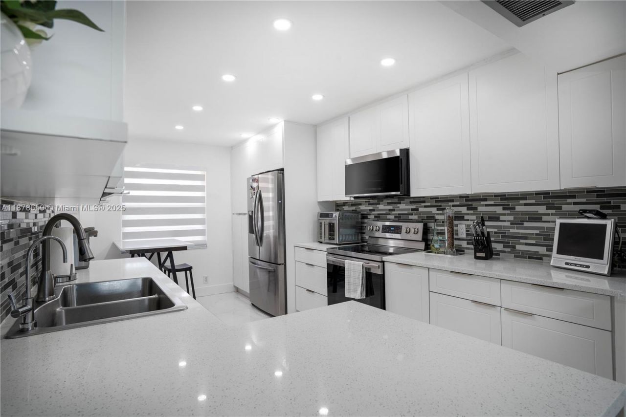 1704 Andros Isle, Unit B4, Coconut Creek, FL 33066 Photo