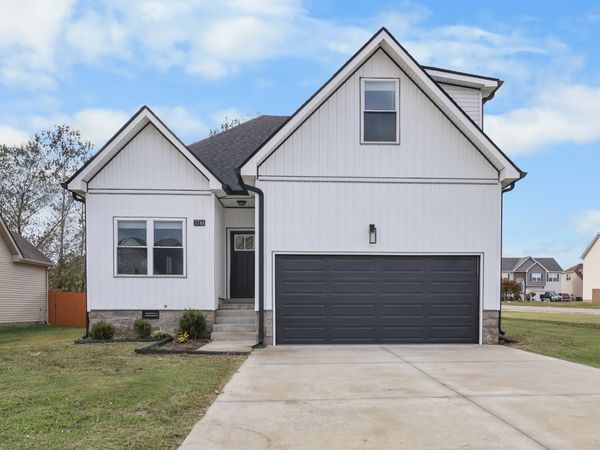 3748 Silver Fox Ct, Clarksville, TN 37040