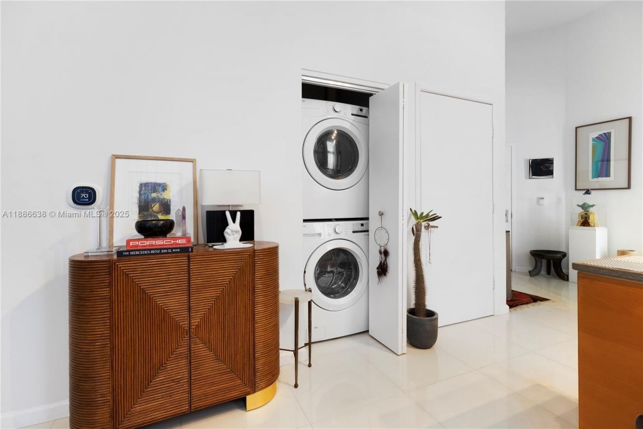 495 Brickell Ave, Unit 1510, Miami, FL 33131 Photo