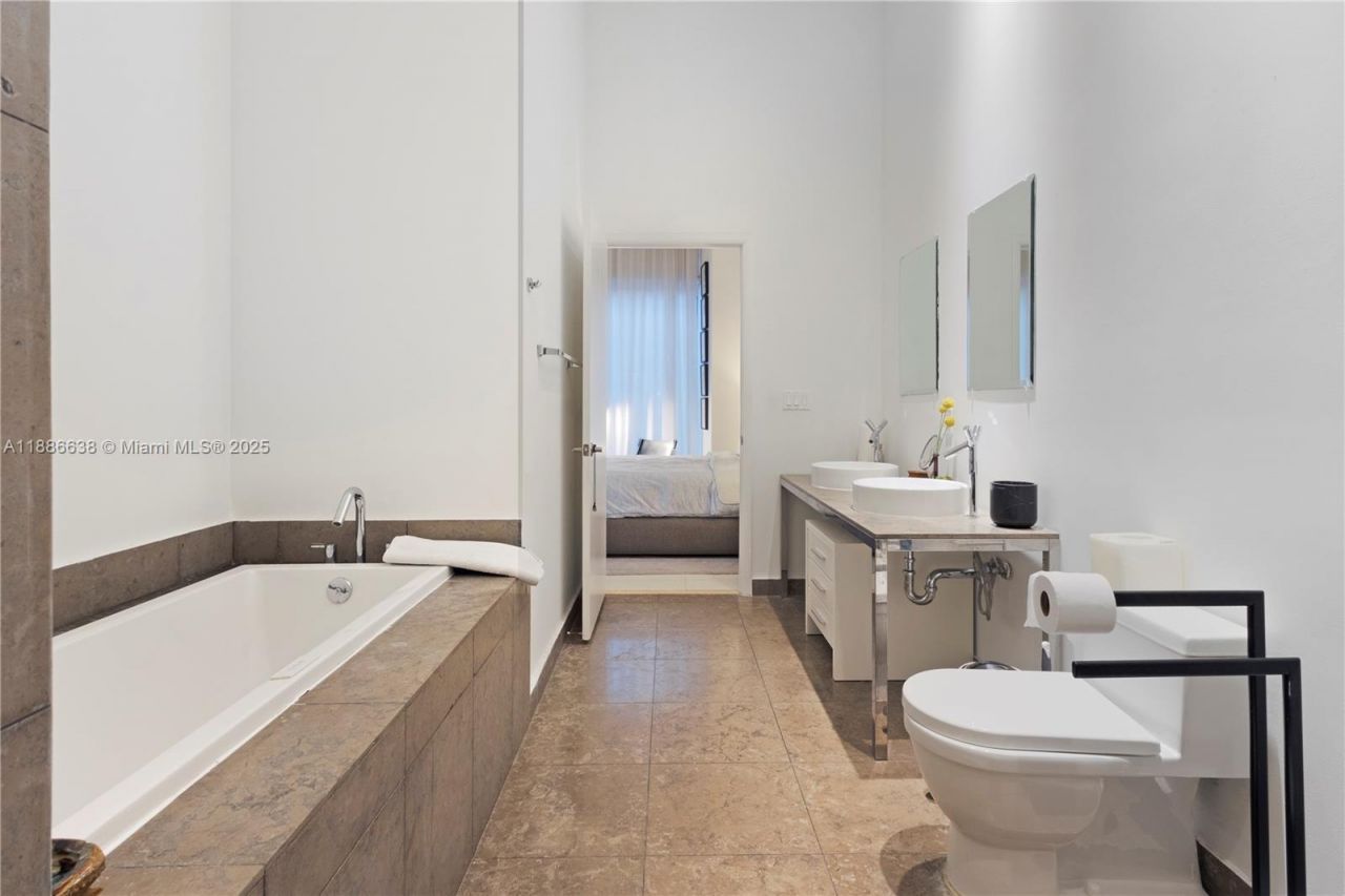 495 Brickell Ave, Unit 1510, Miami, FL 33131 Photo