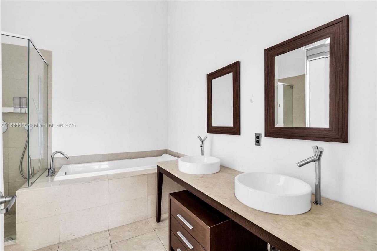 495 Brickell Ave, Unit 1510, Miami, FL 33131 Photo