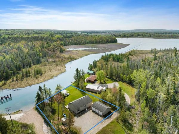 8018 Lake Street, Alanson, MI 49706