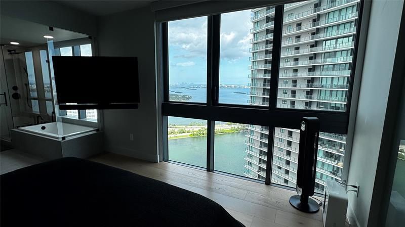 650 NE 32nd Street, Unit 4307, Miami, FL 33137 Photo