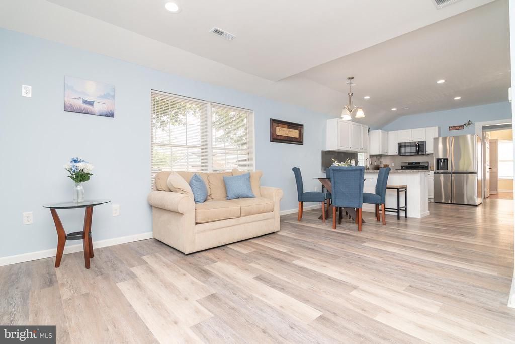 1154 W 6th Street, Laurel, DE 19956 Main Photo