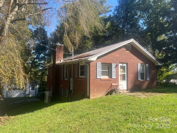 677 Mount Olivet Road , Zirconia, NC 28790