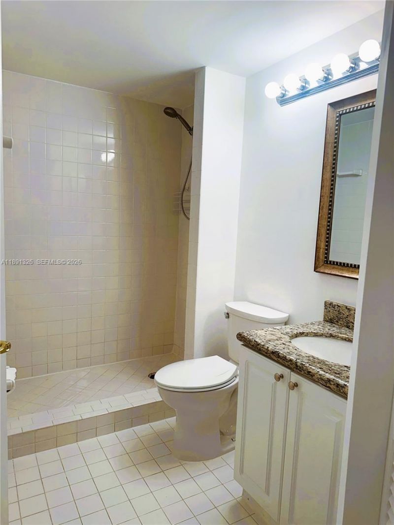 6422 Collins Ave, Unit 701, Miami Beach, FL 33141 Photo