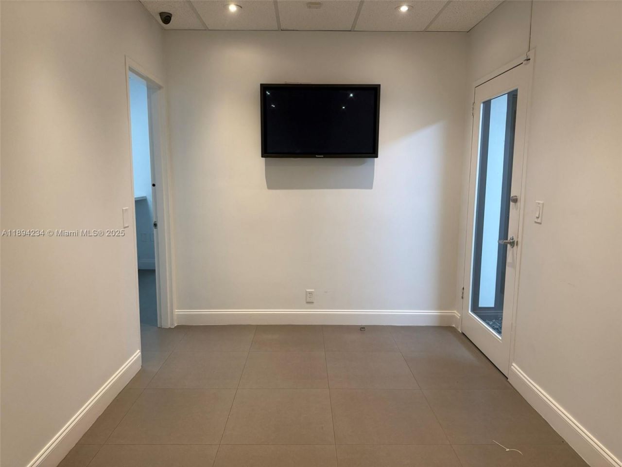 299 Alhambra Cir, Unit 211, Coral Gables, FL 33134 Photo