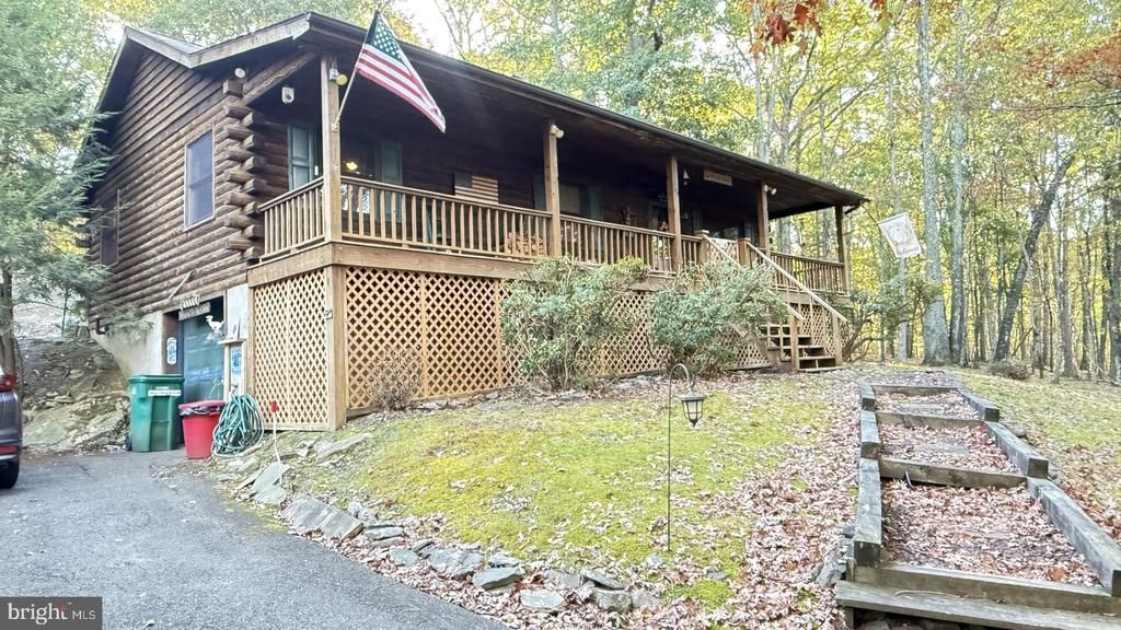 2119 MEADOWLARK CIRCLE, BUSHKILL, PA 18324