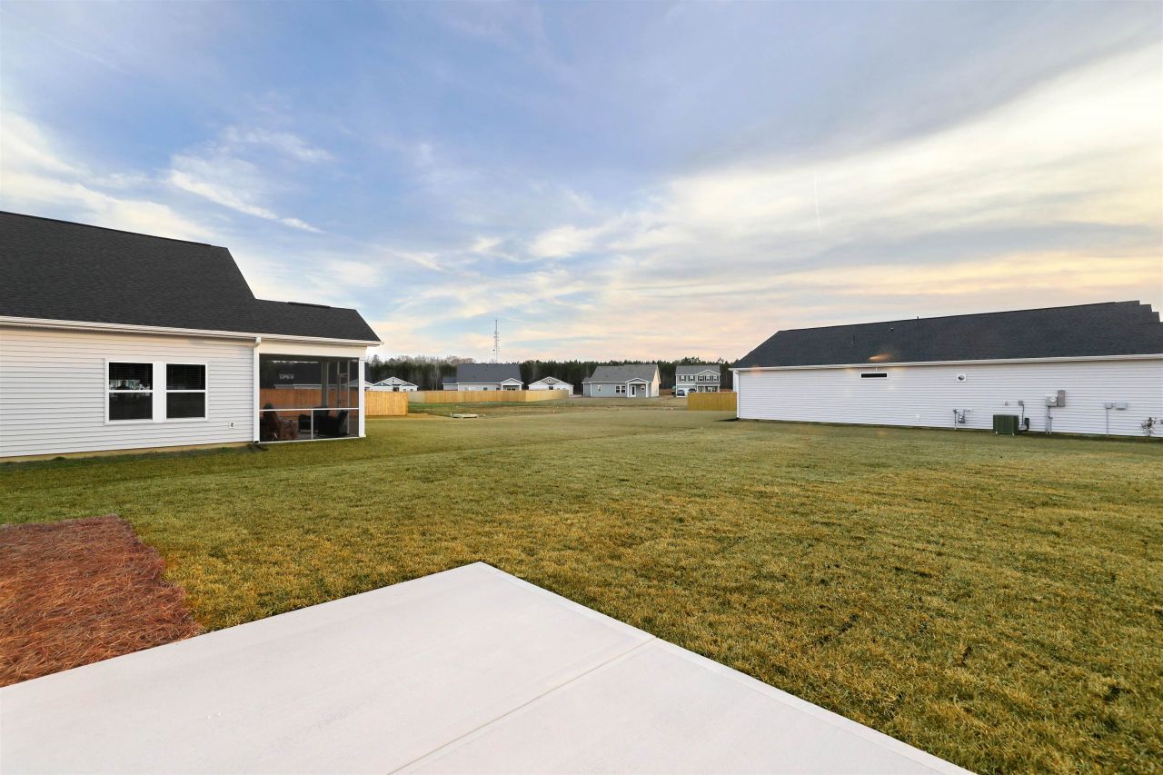 312 Garden Grove St Photo 28