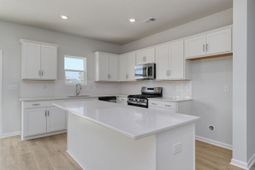 312 Garden Grove St photo 4