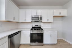 312 Garden Grove St photo 4