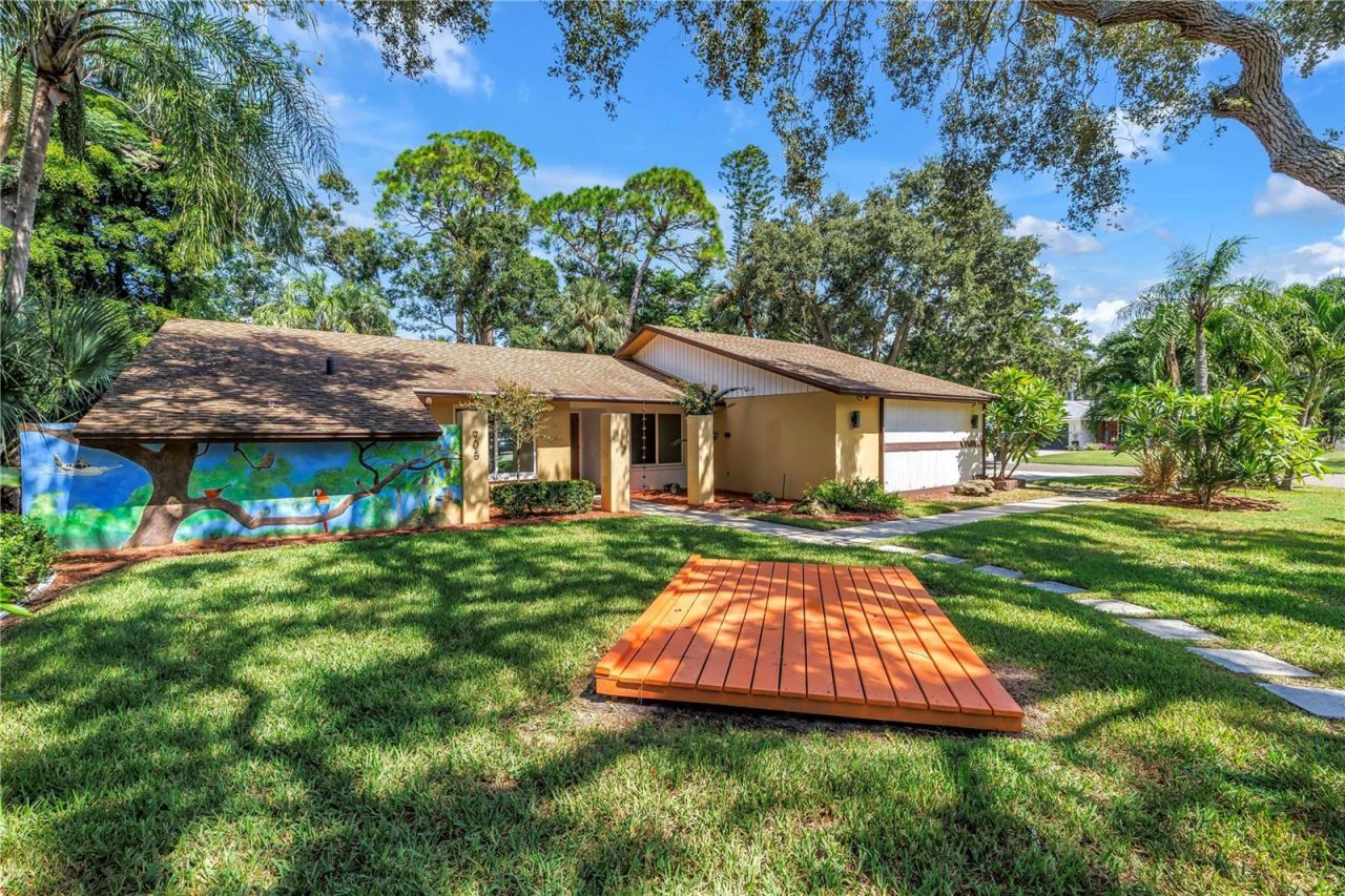 905 Serpentine Drive S, Saint Petersburg, FL 33705 Photo