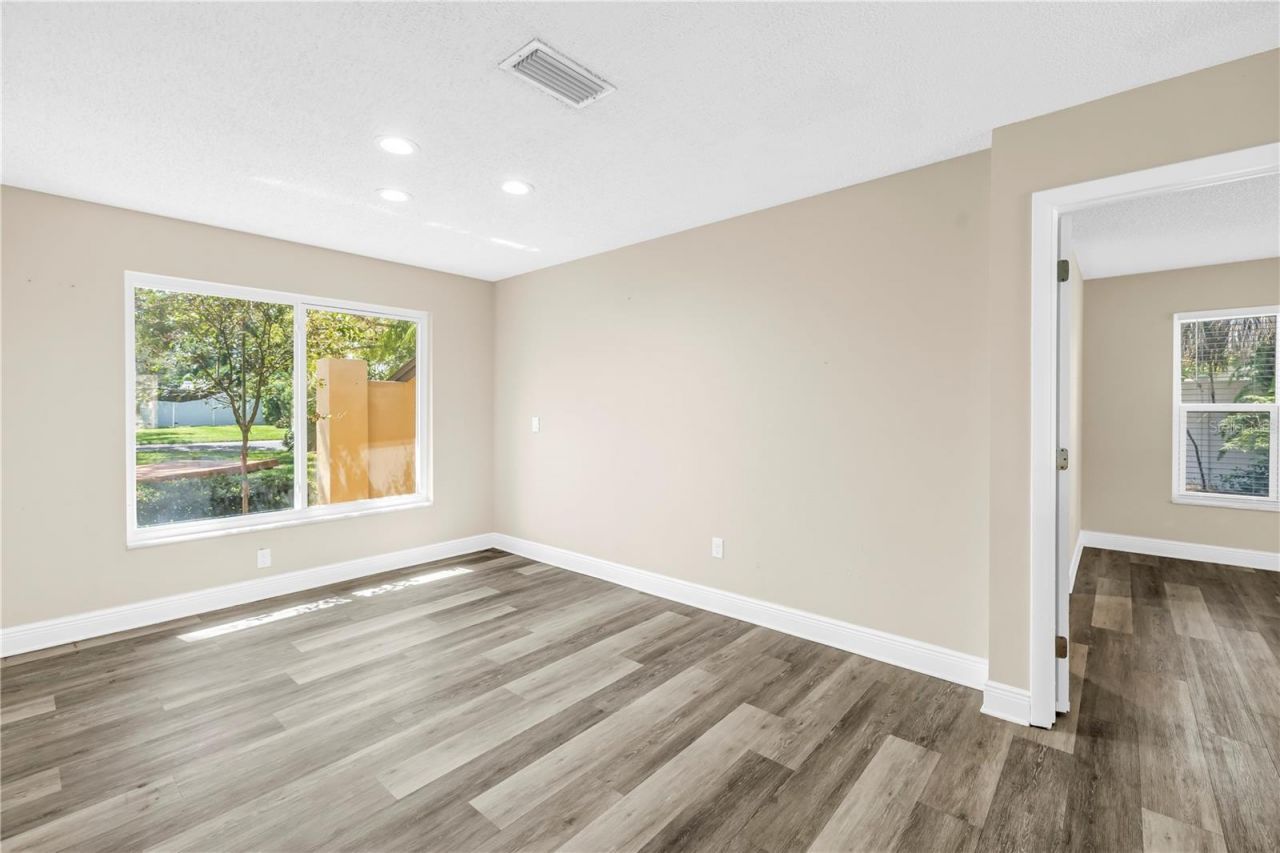 905 Serpentine Drive S, Saint Petersburg, FL 33705 Photo