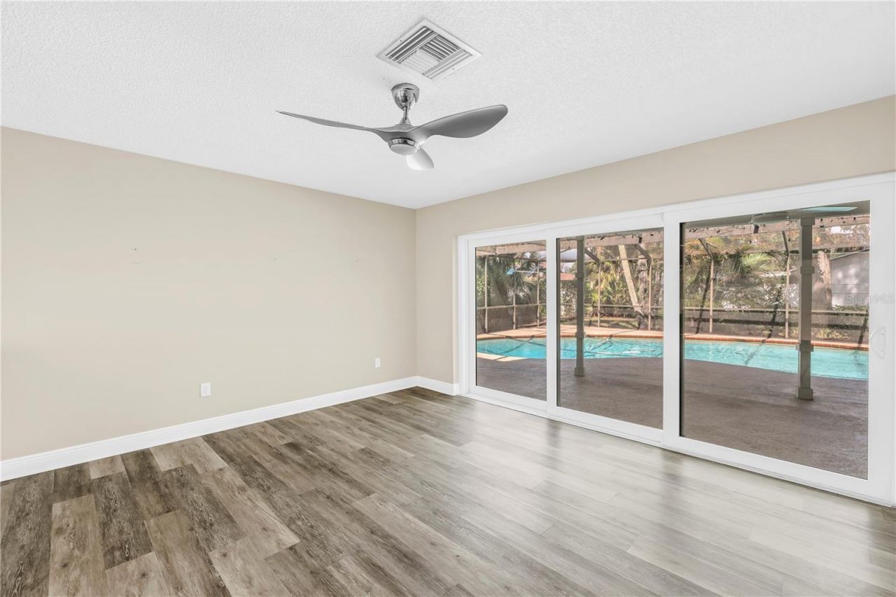 905 Serpentine Drive S, Saint Petersburg, FL 33705 Photo