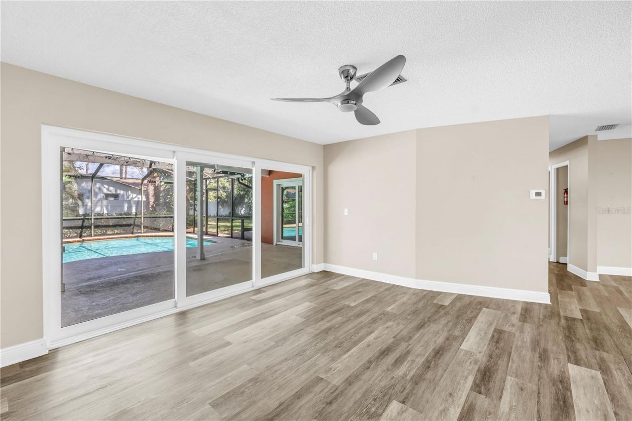 905 Serpentine Drive S, Saint Petersburg, FL 33705 Photo