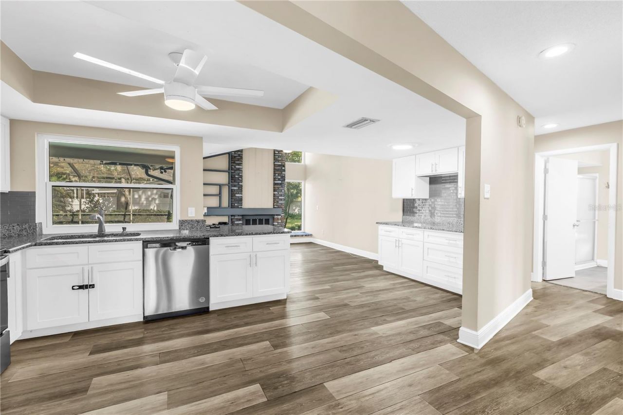 905 Serpentine Drive S, Saint Petersburg, FL 33705 Photo