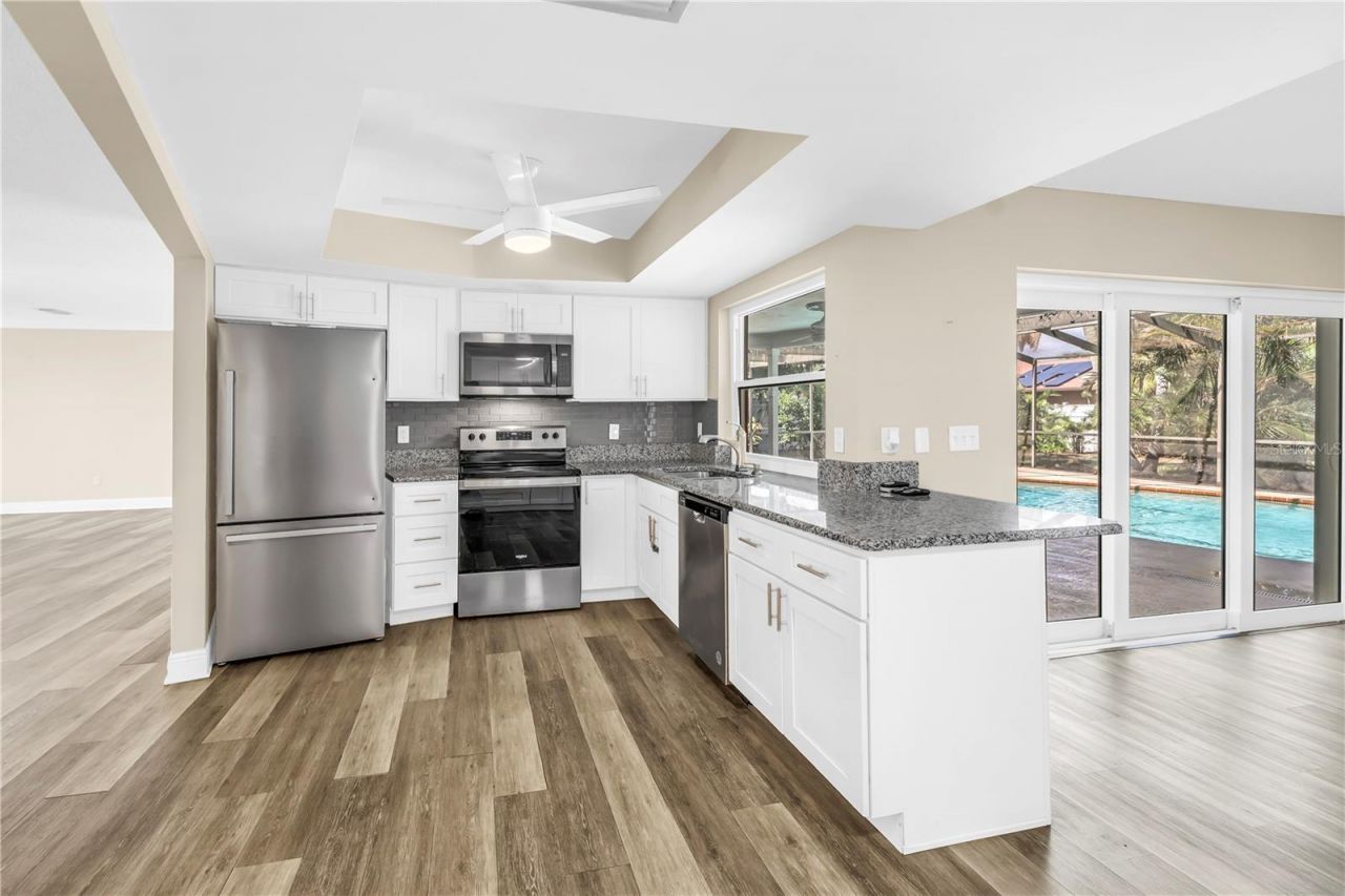 905 Serpentine Drive S, Saint Petersburg, FL 33705 Photo