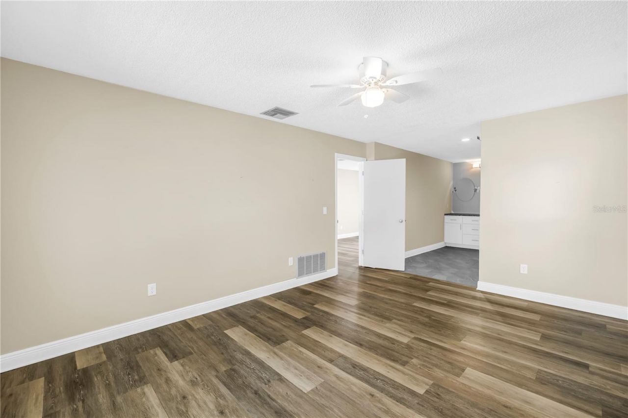 905 Serpentine Drive S, Saint Petersburg, FL 33705 Photo