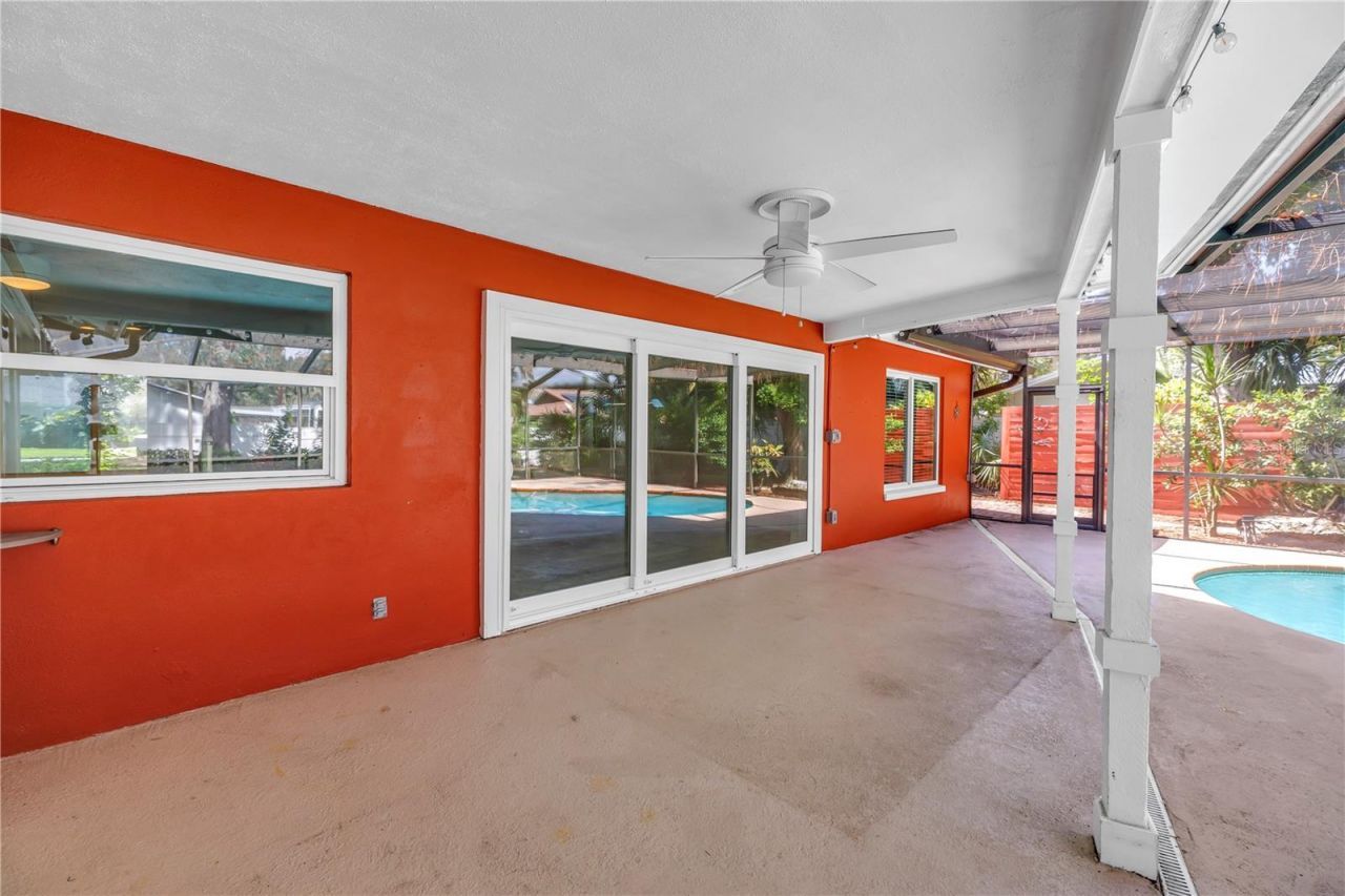 905 Serpentine Drive S, Saint Petersburg, FL 33705 Photo