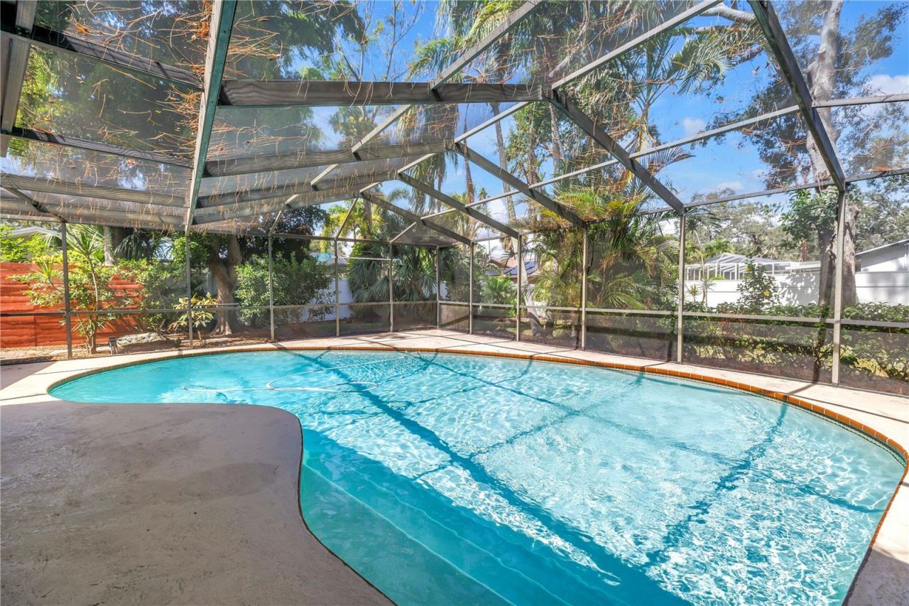 905 Serpentine Drive S, Saint Petersburg, FL 33705 Photo