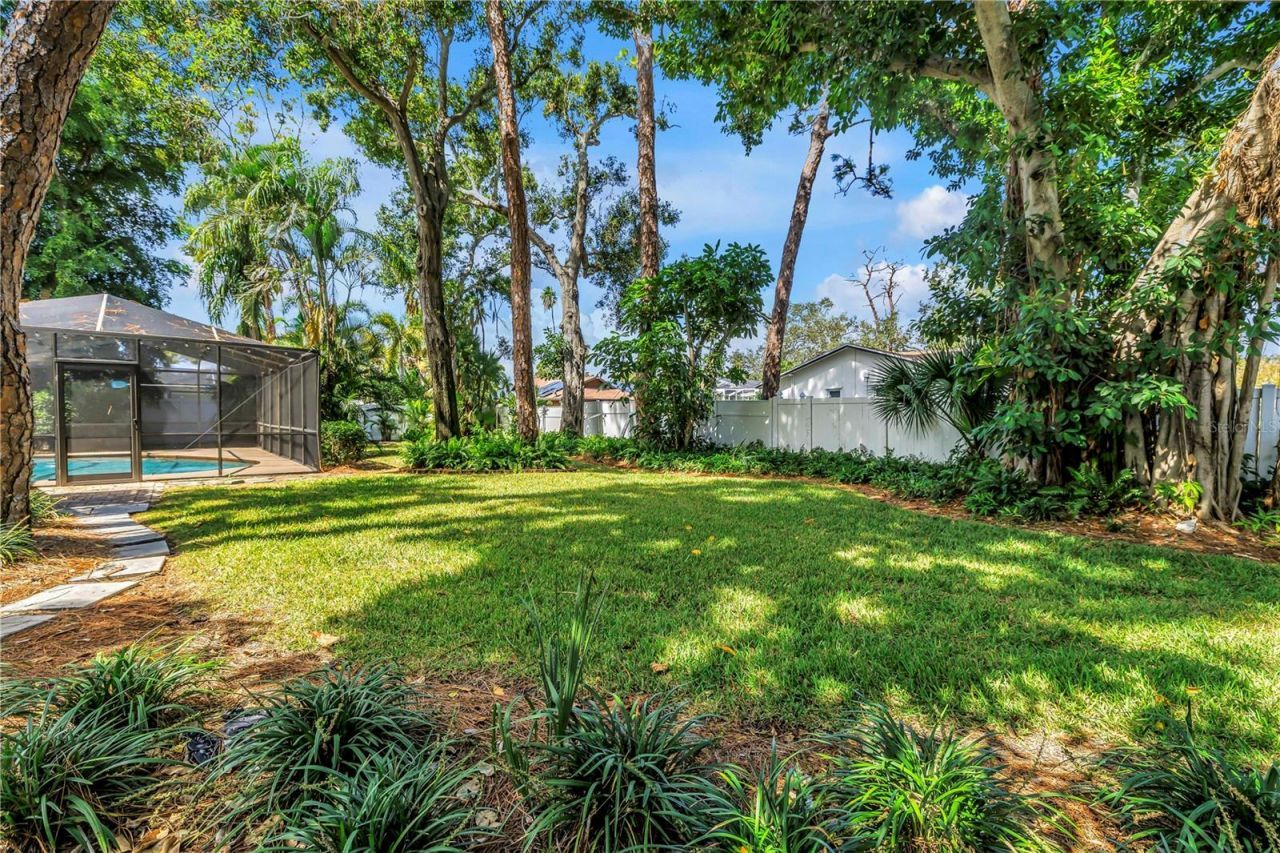 905 Serpentine Drive S, Saint Petersburg, FL 33705 Photo