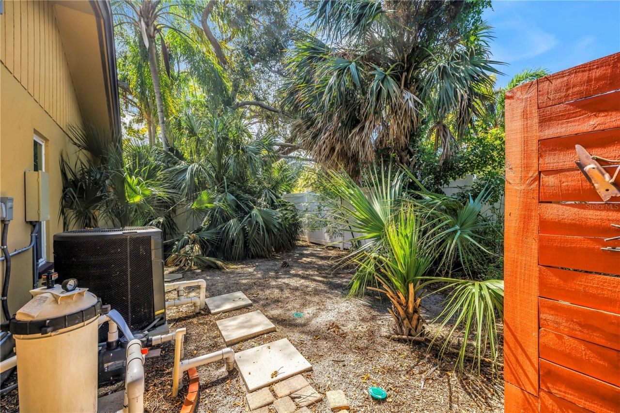 905 Serpentine Drive S, Saint Petersburg, FL 33705 Photo