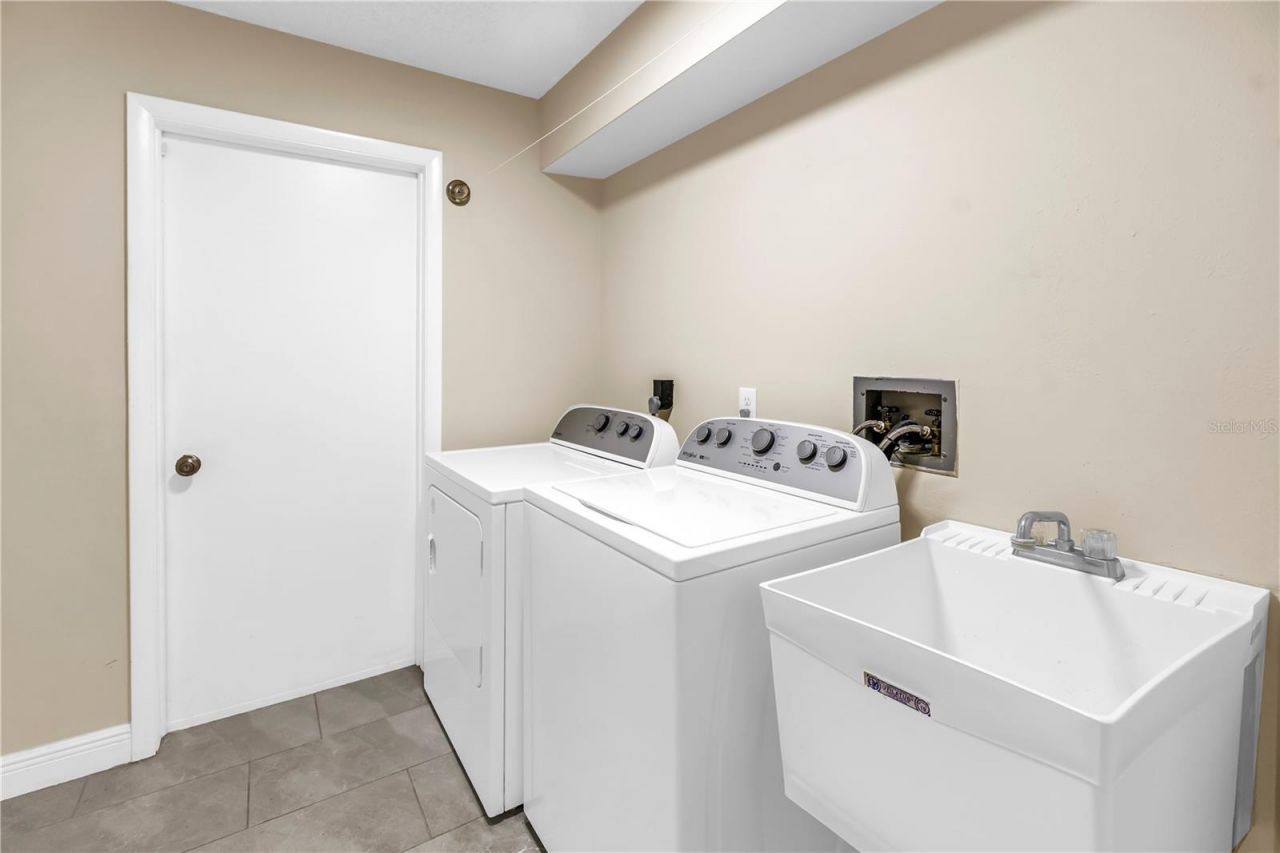 905 Serpentine Drive S, Saint Petersburg, FL 33705 Photo