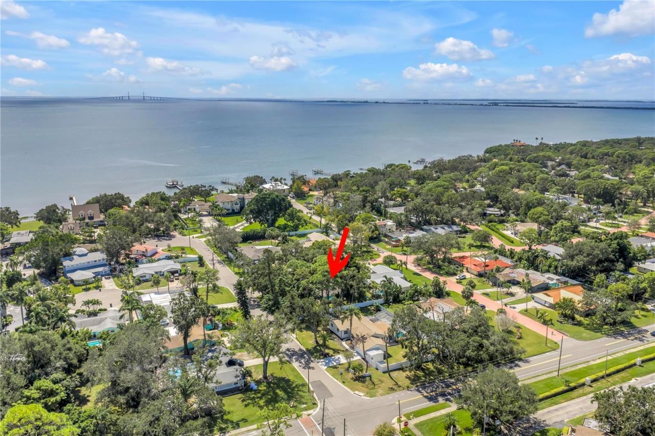 905 Serpentine Drive S, Saint Petersburg, FL 33705 Photo