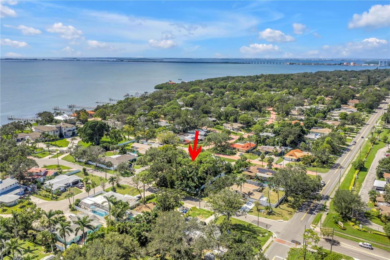 905 Serpentine Drive S, Saint Petersburg, FL 33705 Photo